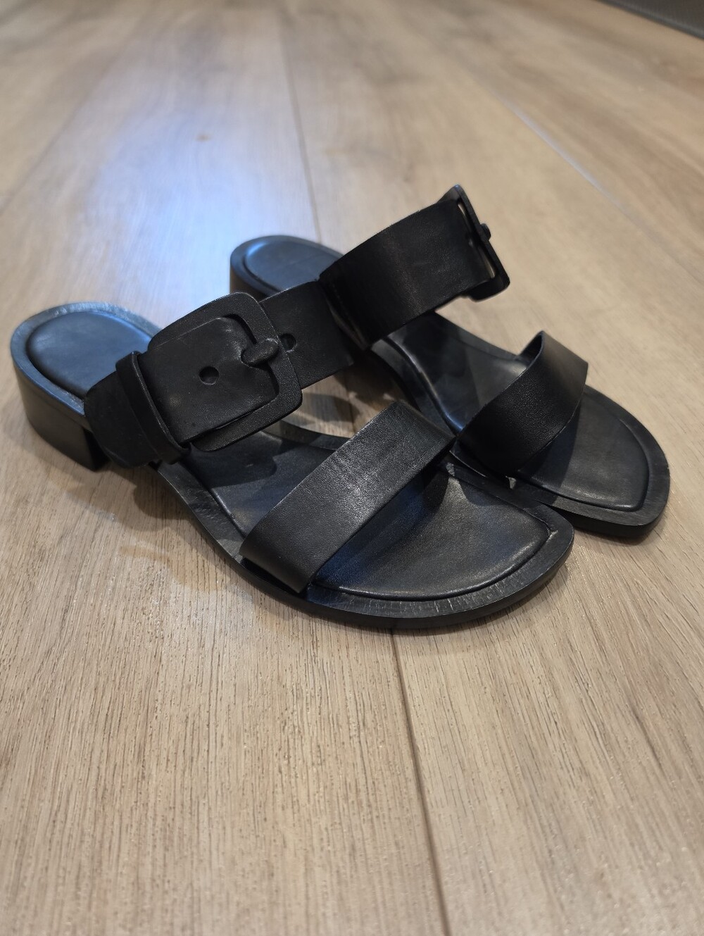 Nine West Nuvito Black Leather Buckle Strap Block Heel Sandals Women’s 7M